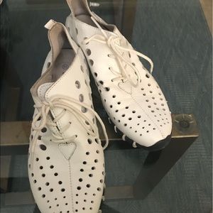 Litfoot travel sneakers black available